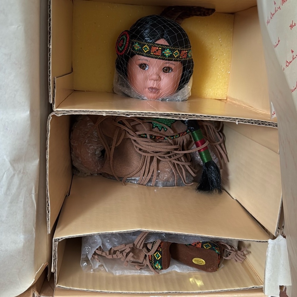 NIB Vtg 1992 Danbury Mint ArtAffects Brave & Free Porcelain Native American Doll